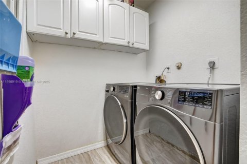 Townhouse in Plantation, Florida 3 bedrooms, 133.59 sq.m. № 1951247 - photo 21