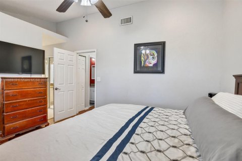 Townhouse in Plantation, Florida 3 bedrooms, 133.59 sq.m. № 1951247 - photo 29