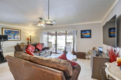 Townhouse in Plantation, Florida 3 bedrooms, 133.59 sq.m. № 1951247 - photo 20