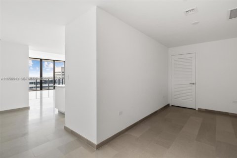 Copropriété à vendre à Miami, Floride: 2 chambres, 128.48 m2 № 2010435 - photo 11
