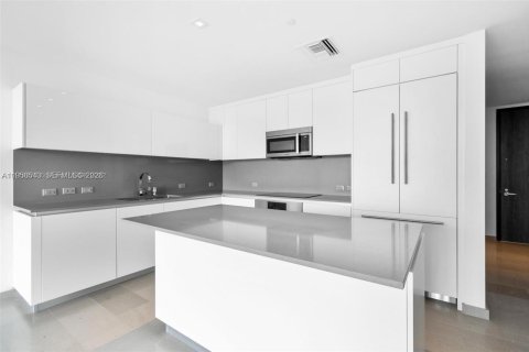 Copropriété à vendre à Miami, Floride: 2 chambres, 128.48 m2 № 2010435 - photo 9