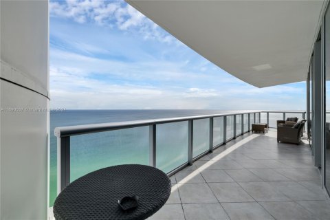 Copropriété à vendre à Sunny Isles Beach, Floride: 2 chambres, 137.4 m2 № 1441770 - photo 25