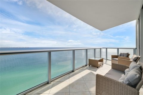 Copropriété à vendre à Sunny Isles Beach, Floride: 2 chambres, 137.4 m2 № 1441770 - photo 1
