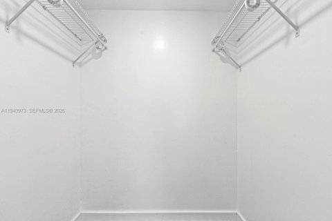 Commercial property in Miami, Florida 107.77 sq.m. № 1998073 - photo 11