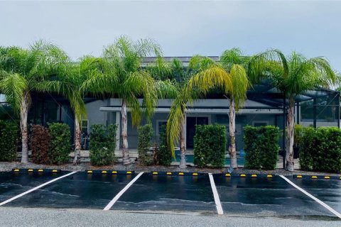 Immobilier commercial à vendre à Casselberry, Floride: 358.79 m2 № 1915412 - photo 1