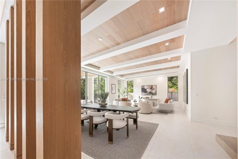 Casa en venta en Miami, Florida, 6 dormitorios, 494.98 m2 № 1967181 - foto 11