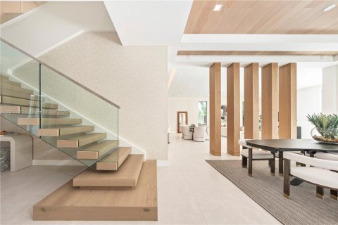 Casa en venta en Miami, Florida, 6 dormitorios, 494.98 m2 № 1967181 - foto 5