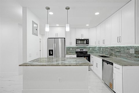 Villa ou maison à vendre à Deerfield Beach, Floride: 4 chambres, 144.18 m2 № 2254923 - photo 7