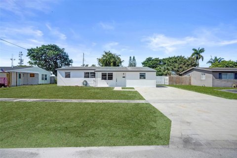 Villa ou maison à Deerfield Beach, Floride 4 chambres, 144.18 m2 № 2254923