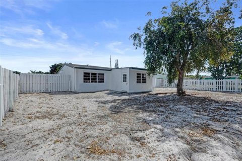 Villa ou maison à vendre à Deerfield Beach, Floride: 4 chambres, 144.18 m2 № 2254923 - photo 26