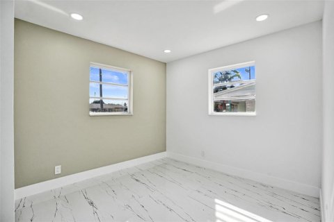 Villa ou maison à vendre à Deerfield Beach, Floride: 4 chambres, 144.18 m2 № 2254923 - photo 13
