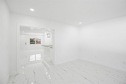 Villa ou maison à vendre à Deerfield Beach, Floride: 4 chambres, 144.18 m2 № 2254923 - photo 10