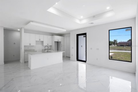 House in Lehigh Acres, Florida 3 bedrooms, 138.98 sq.m. № 2231875 - photo 7