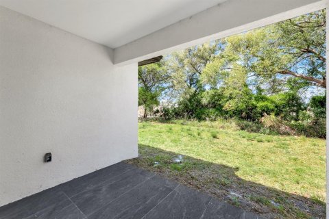 House in Lehigh Acres, Florida 3 bedrooms, 138.98 sq.m. № 2231875 - photo 26