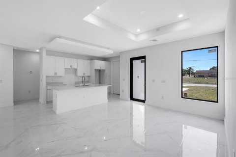 House in Lehigh Acres, Florida 3 bedrooms, 138.98 sq.m. № 2231875 - photo 5