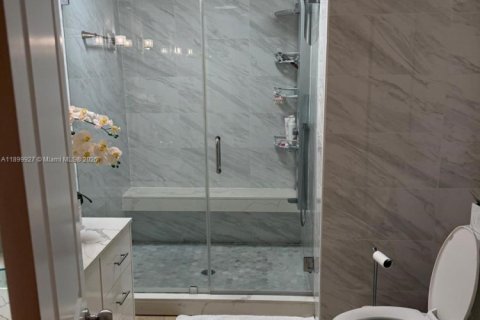 House in Miami, Florida 3 bedrooms, 140.93 sq.m. № 1953260 - photo 26