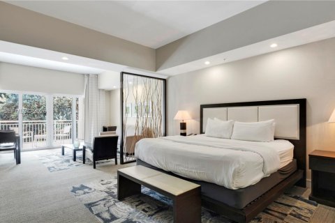 Condo in Doral, Florida, 1 bedroom  № 2061816