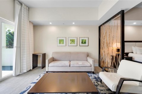 Condo in Doral, Florida, 1 bedroom  № 2061816 - photo 4