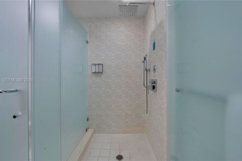 Condo in Doral, Florida, 1 bedroom  № 2061816 - photo 9