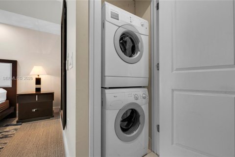 Condo in Doral, Florida, 1 bedroom  № 2061816 - photo 14