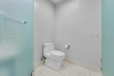 Condo in Doral, Florida, 1 bedroom  № 2061816 - photo 11