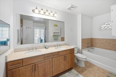 Copropriété à vendre à Sarasota, Floride: 2 chambres, 100.71 m2 № 2342017 - photo 24