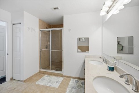 Copropriété à vendre à Sarasota, Floride: 2 chambres, 100.71 m2 № 2342017 - photo 22