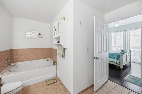 Copropriété à vendre à Sarasota, Floride: 2 chambres, 100.71 m2 № 2342017 - photo 27
