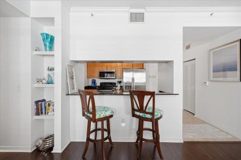 Copropriété à vendre à Sarasota, Floride: 2 chambres, 100.71 m2 № 2342017 - photo 10
