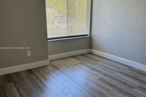 Casa en venta en Port St. Lucie, Florida, 3 dormitorios, 108.51 m2 № 1977353 - foto 15