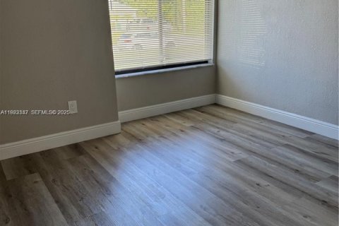 Casa en venta en Port St. Lucie, Florida, 3 dormitorios, 108.51 m2 № 1977353 - foto 14