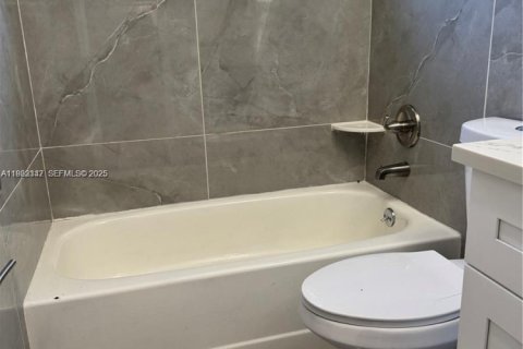 Casa en venta en Port St. Lucie, Florida, 3 dormitorios, 108.51 m2 № 1977353 - foto 16