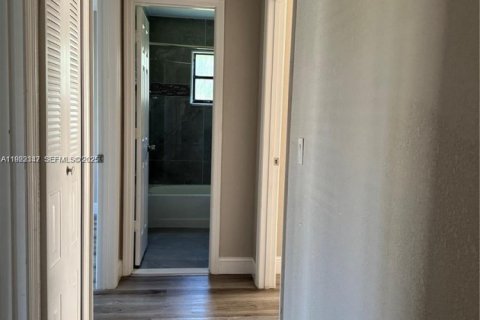 Casa en venta en Port St. Lucie, Florida, 3 dormitorios, 108.51 m2 № 1977353 - foto 13