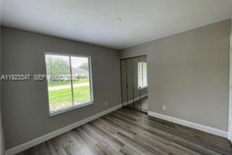 Villa ou maison à vendre à Port St. Lucie, Floride: 3 chambres, 108.51 m2 № 1977353 - photo 8