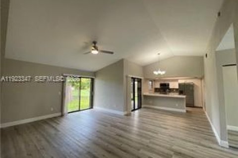 Villa ou maison à vendre à Port St. Lucie, Floride: 3 chambres, 108.51 m2 № 1977353 - photo 6