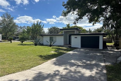 House in Winter Park, Florida 3 bedrooms, 163.51 sq.m. № 1411568 - photo 1