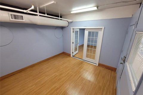 Propiedad comercial en alquiler en Tarpon Springs, Florida, 13.01 m2 № 1598626 - foto 8