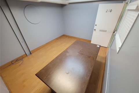 Propiedad comercial en alquiler en Tarpon Springs, Florida, 13.01 m2 № 1598626 - foto 6