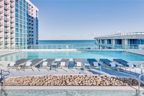 Condo in Miami Beach, Florida, 1 bedroom  № 1667478 - photo 4