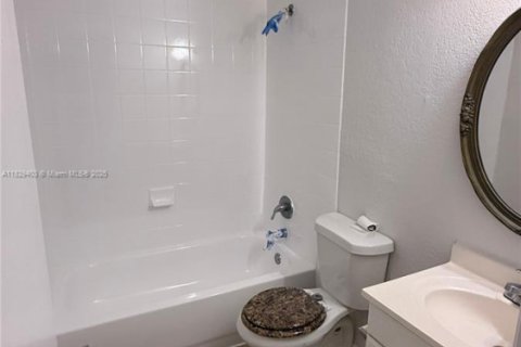 Copropriété à louer à Lauderhill, Floride: 1 chambre, 68.75 m2 № 1936912 - photo 9