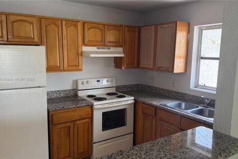 Copropriété à louer à Lauderhill, Floride: 1 chambre, 68.75 m2 № 1936912 - photo 3