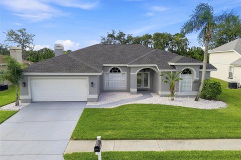 House in Hudson, Florida 3 bedrooms, 227.05 sq.m. № 2304526