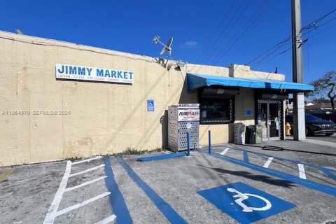 Commercial property in Miami, Florida № 2026887 - photo 5