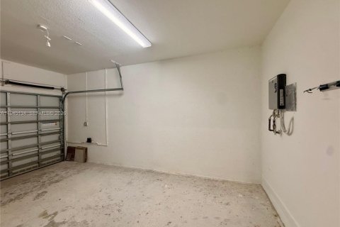 Купить таунхаус в Хомстед, Флорида 3 спальни, 157.47м2, № 2001542 - фото 12