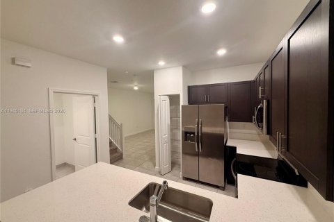 Купить таунхаус в Хомстед, Флорида 3 спальни, 157.47м2, № 2001542 - фото 8