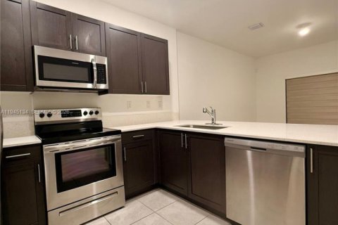 Купить таунхаус в Хомстед, Флорида 3 спальни, 157.47м2, № 2001542 - фото 9