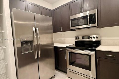 Купить таунхаус в Хомстед, Флорида 3 спальни, 157.47м2, № 2001542 - фото 10