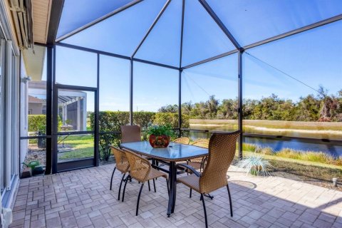 House in Lakewood Ranch, Florida 3 bedrooms, 224.54 sq.m. № 1569704 - photo 4