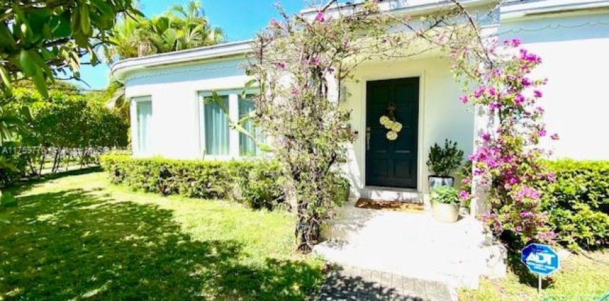 Casa en Miami Beach, Florida 3 dormitorios, 186.83 m2 № 1940773
