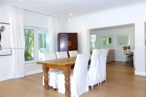 Casa en venta en Miami Beach, Florida, 3 dormitorios, 186.83 m2 № 1940773 - foto 8